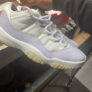 Nike Men's Athletic Shoes - White and Cream